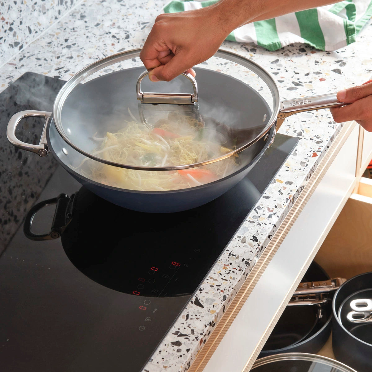 Wok de 36 cm en acero inoxidable con mango plegable y tapa