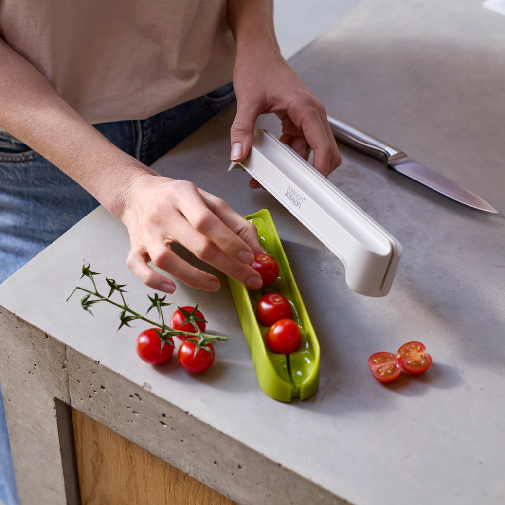 Cortador de pequeñas verduras y frutas Halve-It