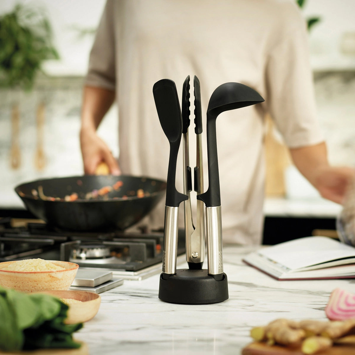 Set de 3 Utensilios Elevate con Soporte