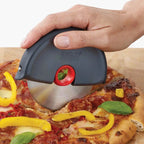 Cortador de pizza gris