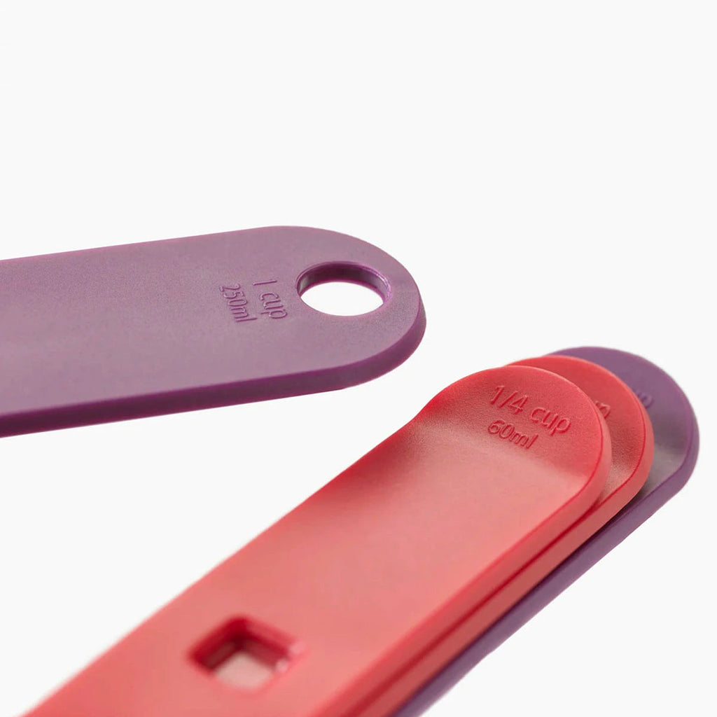 Set de tazas y cucharas medidoras