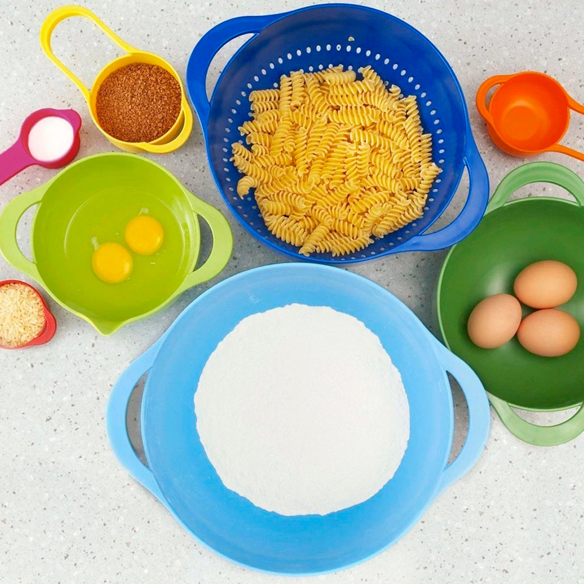 Set de bowls y tazas medidoras apilables
