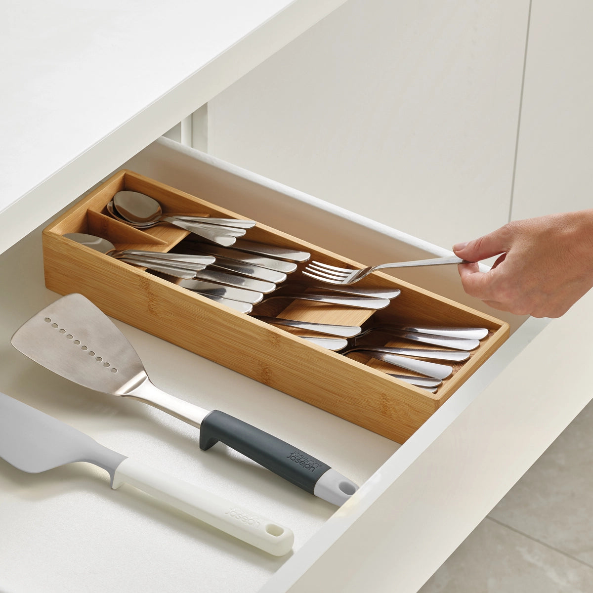 Organizador de cubiertos compacto de Bambú