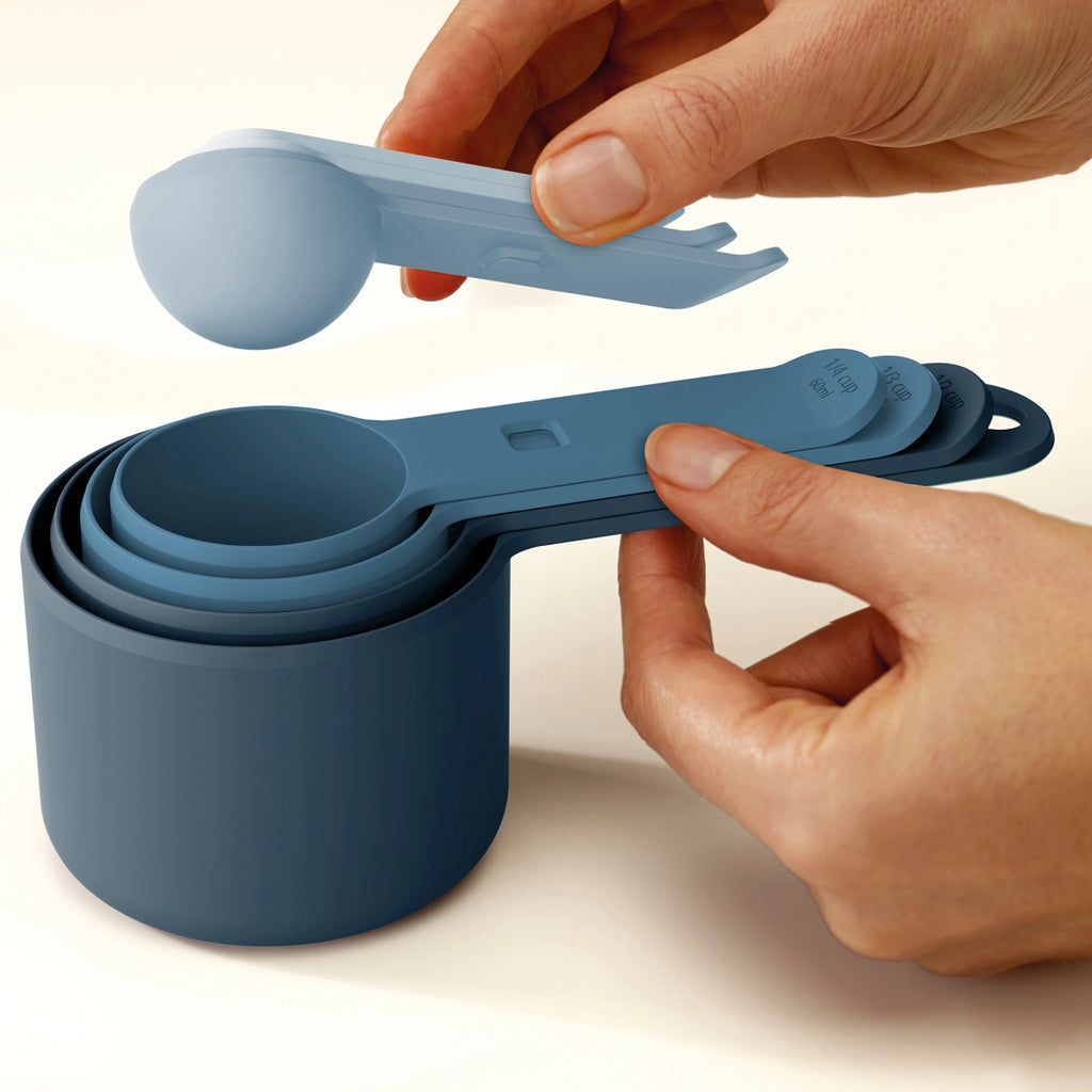 Juego de tazas y cucharas medidoras Nest tonos azul