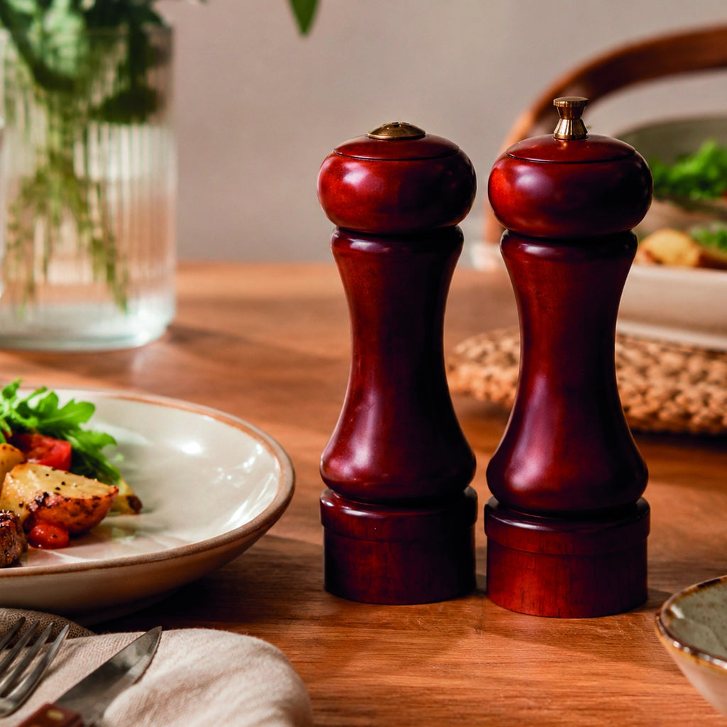 Set de salero y pimentero de madera