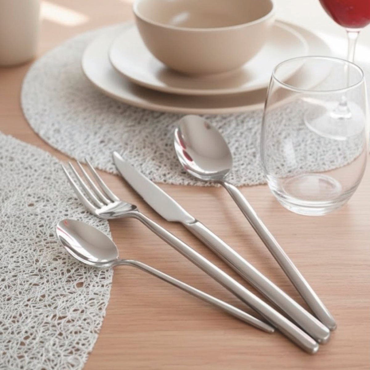 Set de 24 cubiertos de acero inoxidable mate